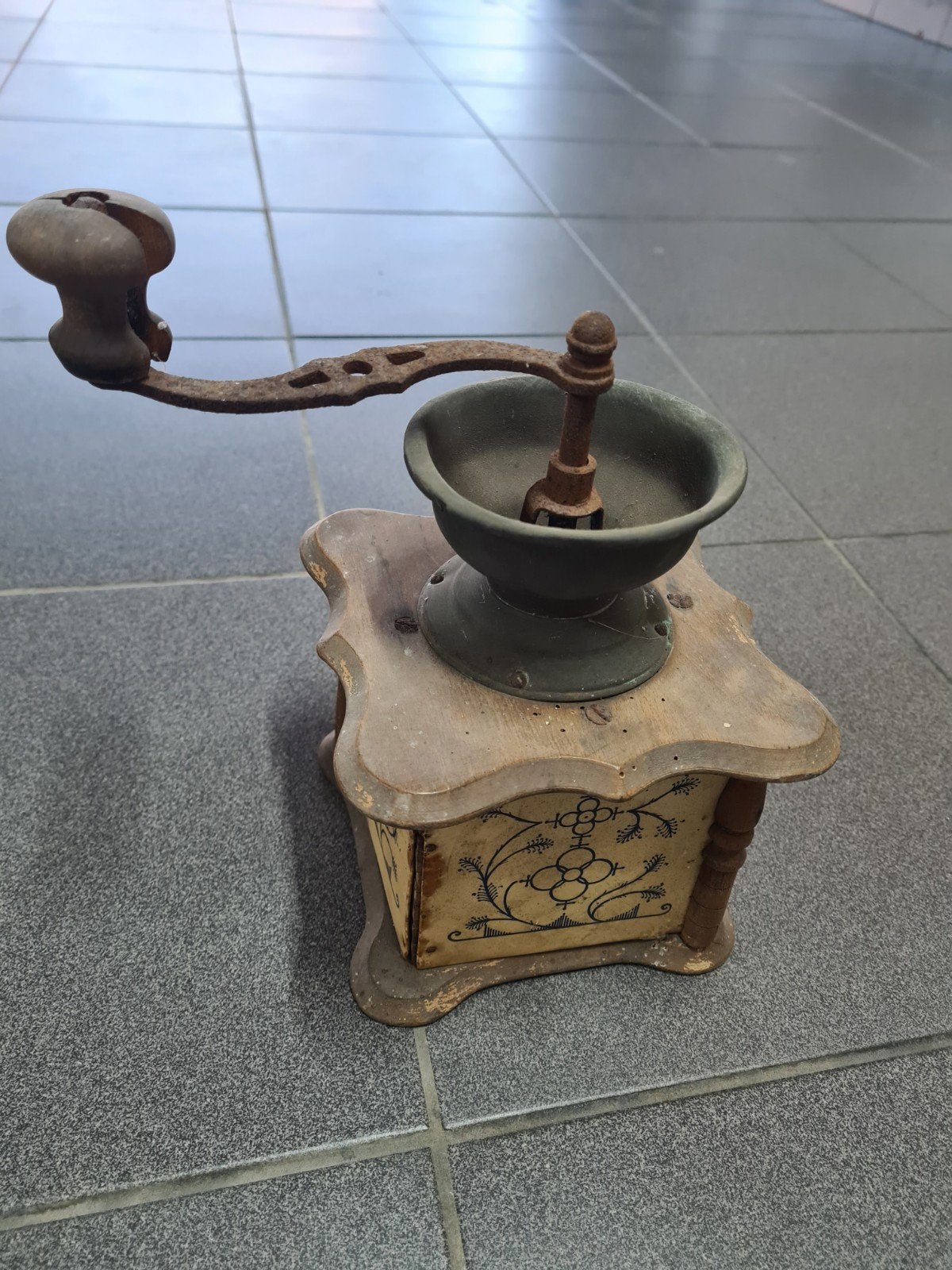 oude koffieboon molen, Ophalen