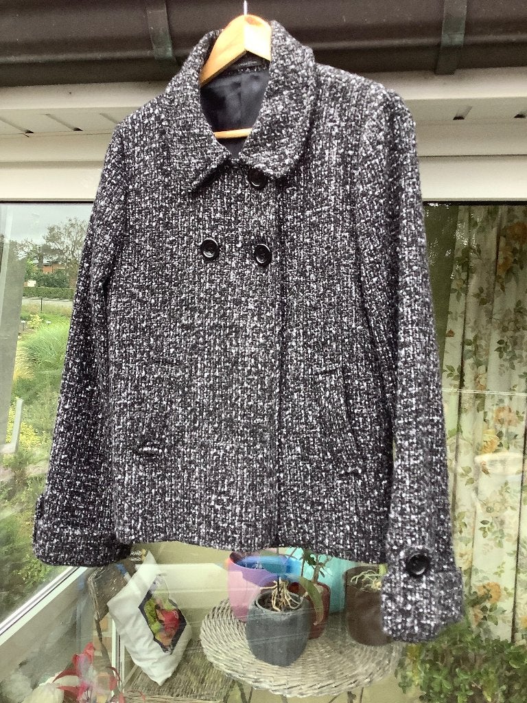 Veste courte en lainage, Enlèvement ou Envoi, Comme neuf, Taille 42/44 (L), Noir