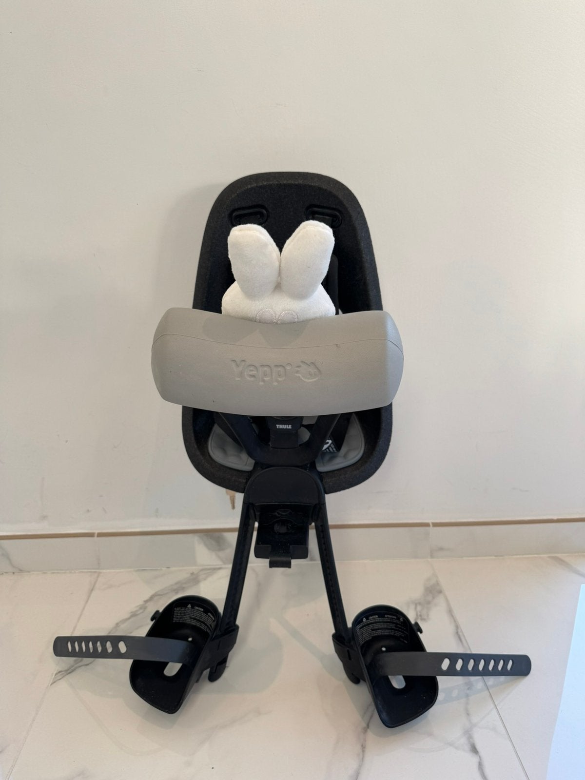 Kinderstoel Thule fiets vooraan + nijntje kussen, Fietsen en Brommers, Voetsteuntjes, 0 t/m 18 kg, Voorzitje, Ophalen of Verzenden