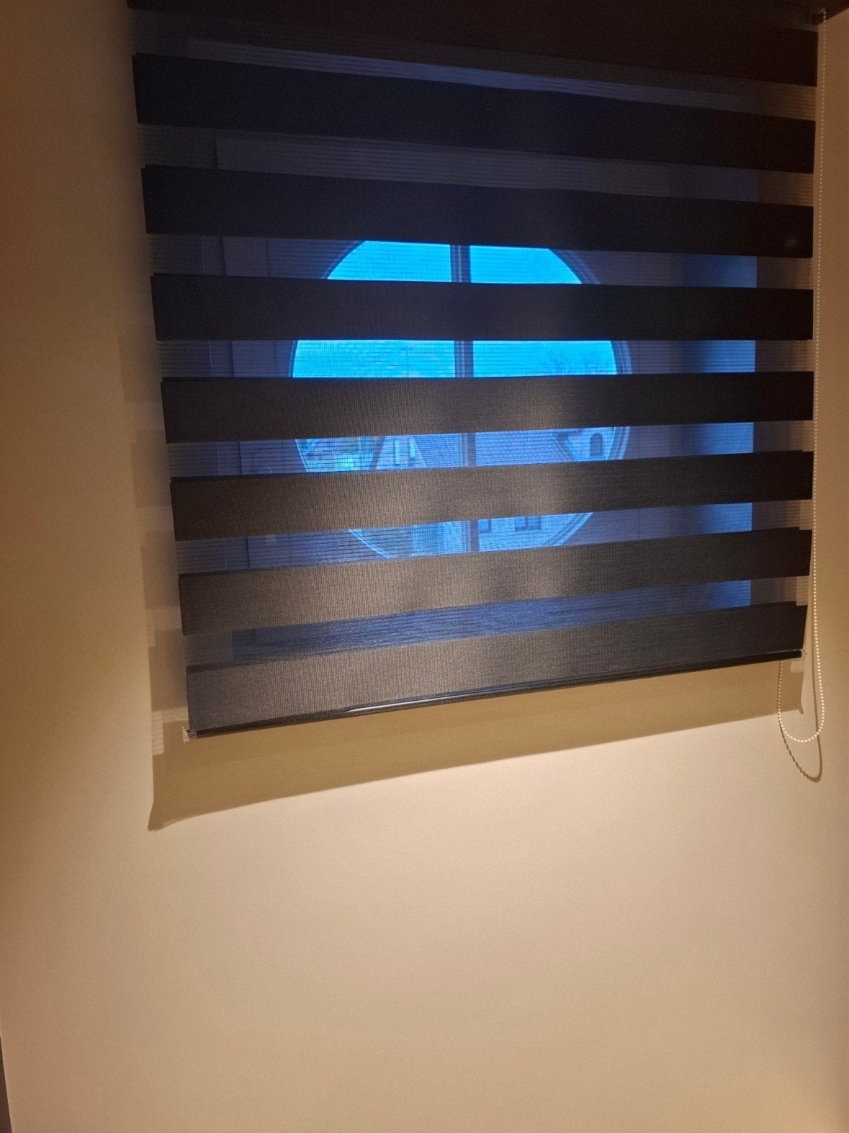 Duo rolgordijn kleur grijs bruin. Breedte 100cm hoogte 180cm, Huis en Inrichting, Stoffering | Gordijnen en Lamellen, Gebruikt