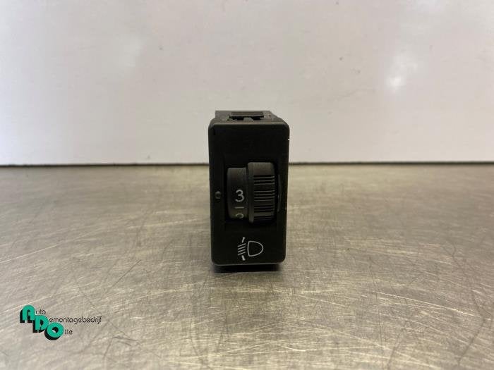 Commutateur phare hauteur réglable d'un Peugeot 208 (208 12, -, 3 mois de garantie, Utilisé, -