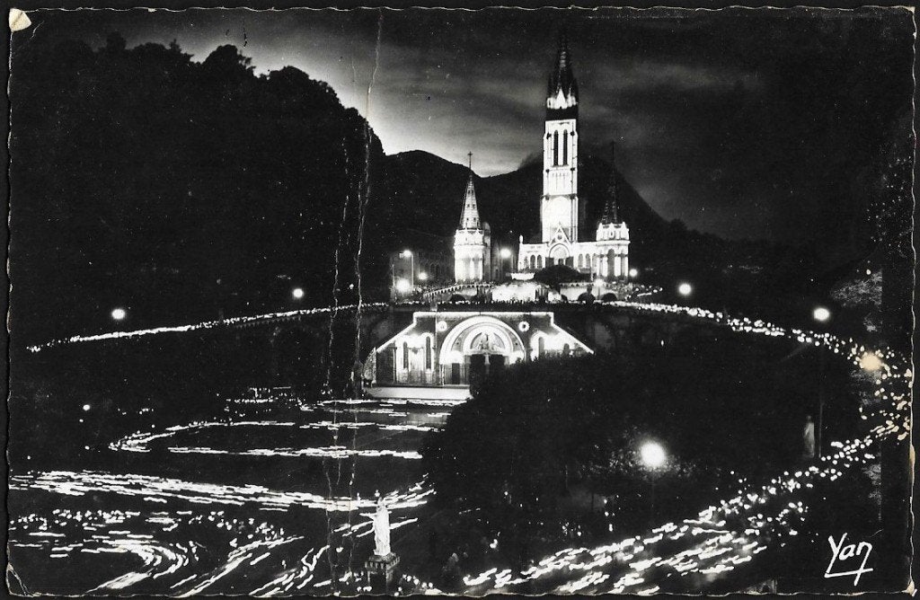 1964 - FRANKRIJK - Lourdes: La Basilique illuminée, Verzamelen, Postkaarten | Buitenland, Verzenden, 1960 tot 1980, Gelopen, Frankrijk