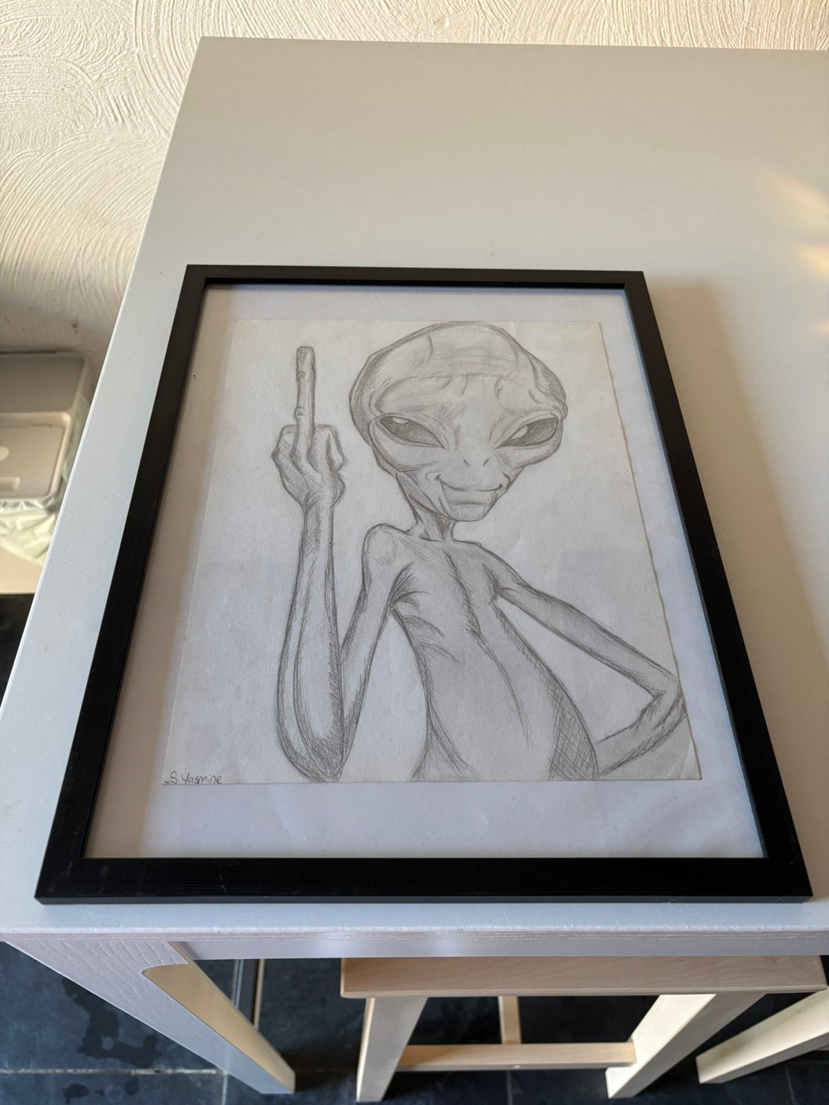 Desson extraterrestre fait main avec cadre, Enlèvement ou Envoi