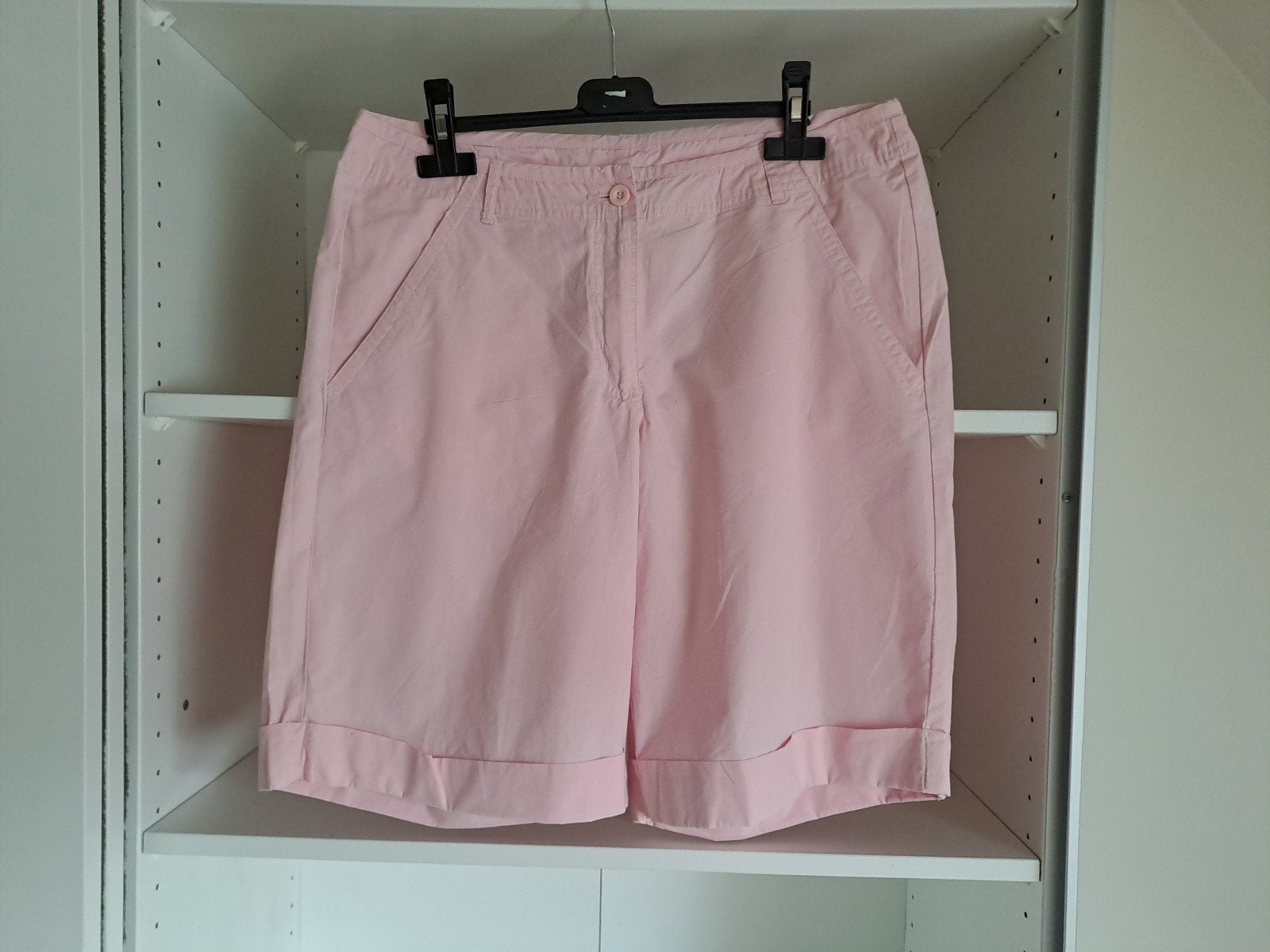 Mt 44 Lichtroze short, Kleding | Dames, Kort, Maat 42/44 (L), Ophalen of Verzenden, Courthy