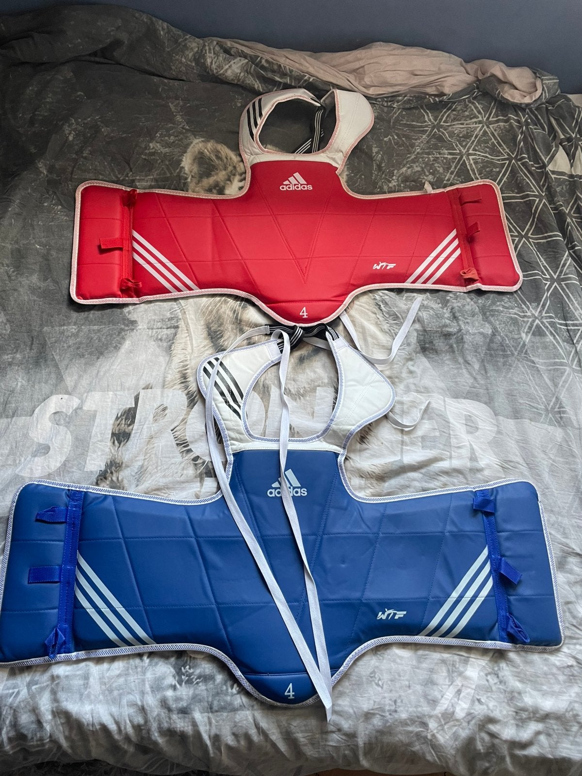 2x Adidas Borstbescherming Maat L (ook apart te koop), Sports & Fitness, Sports de combat & Self-défense, Enlèvement ou Envoi