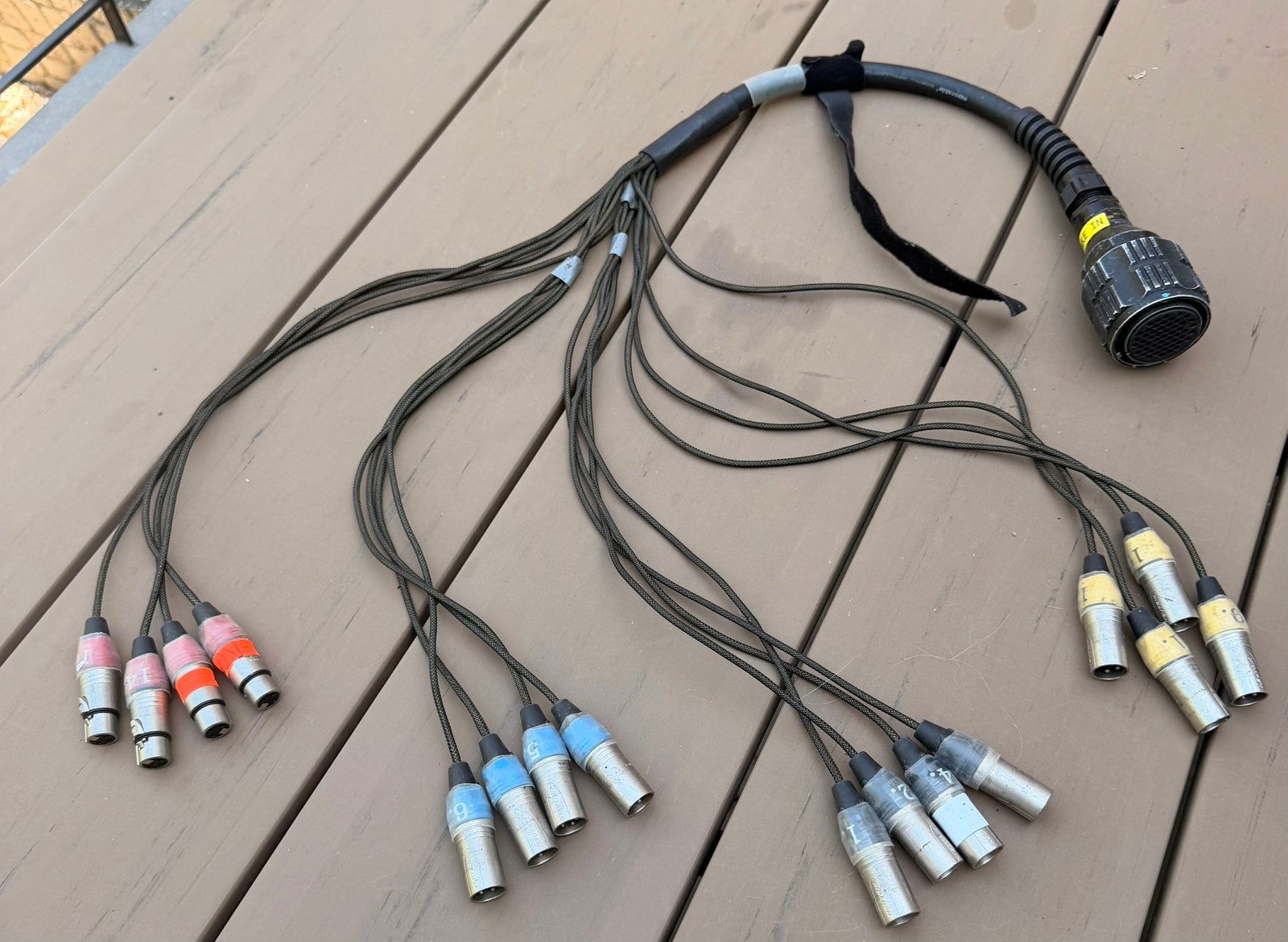 Professionele kabel met 16 xlr aansluitingen, Audio, Tv en Foto, Audiokabels en Televisiekabels, Ophalen, Gebruikt