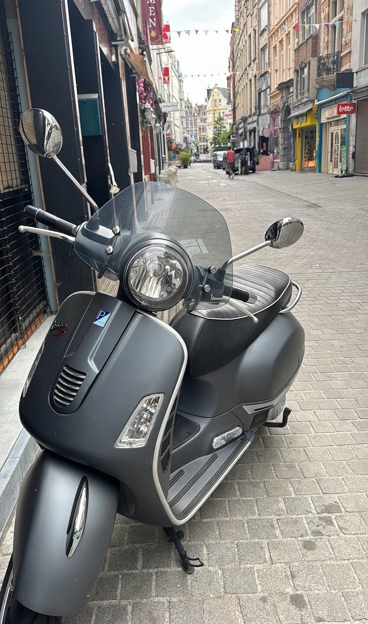 Vespa GTS SuperSport 125 Grey (17.000km), Vélos & Vélomoteurs, Scooters | Vespa, Comme neuf, Essence, Enlèvement