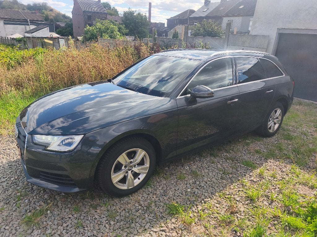 années 2016 très bon véhicule très propre, Autos, Cuir, Argent ou Gris, A4, Noir