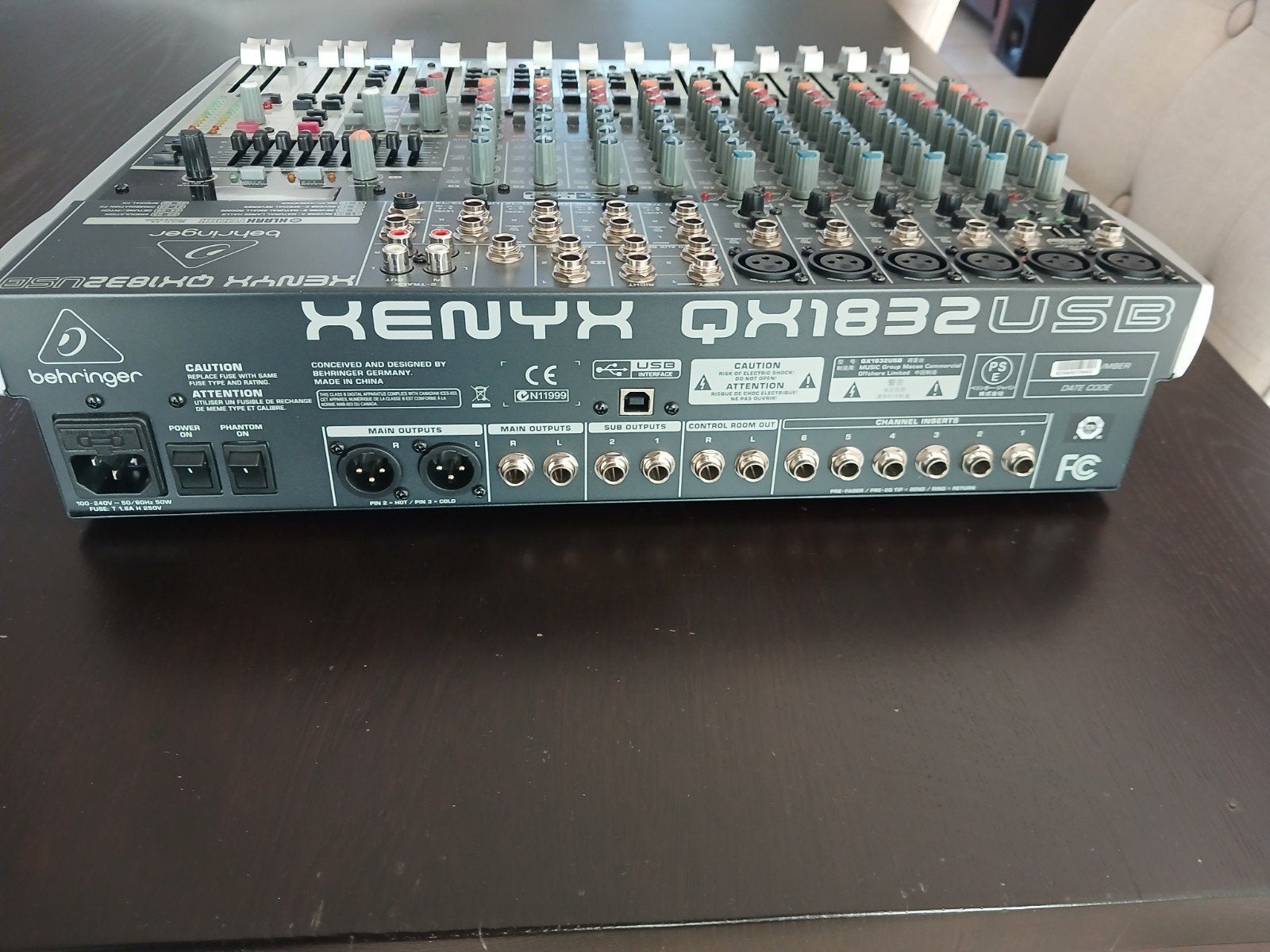 Mengtafel Behringer Xenyx QX1832USB + Gator opbergtas, Ophalen