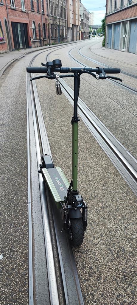 VELOCIPTOR elektrische step-bijna nieuw -25 km/u - 2remotes, Auto diversen, Dakdragers, Ophalen