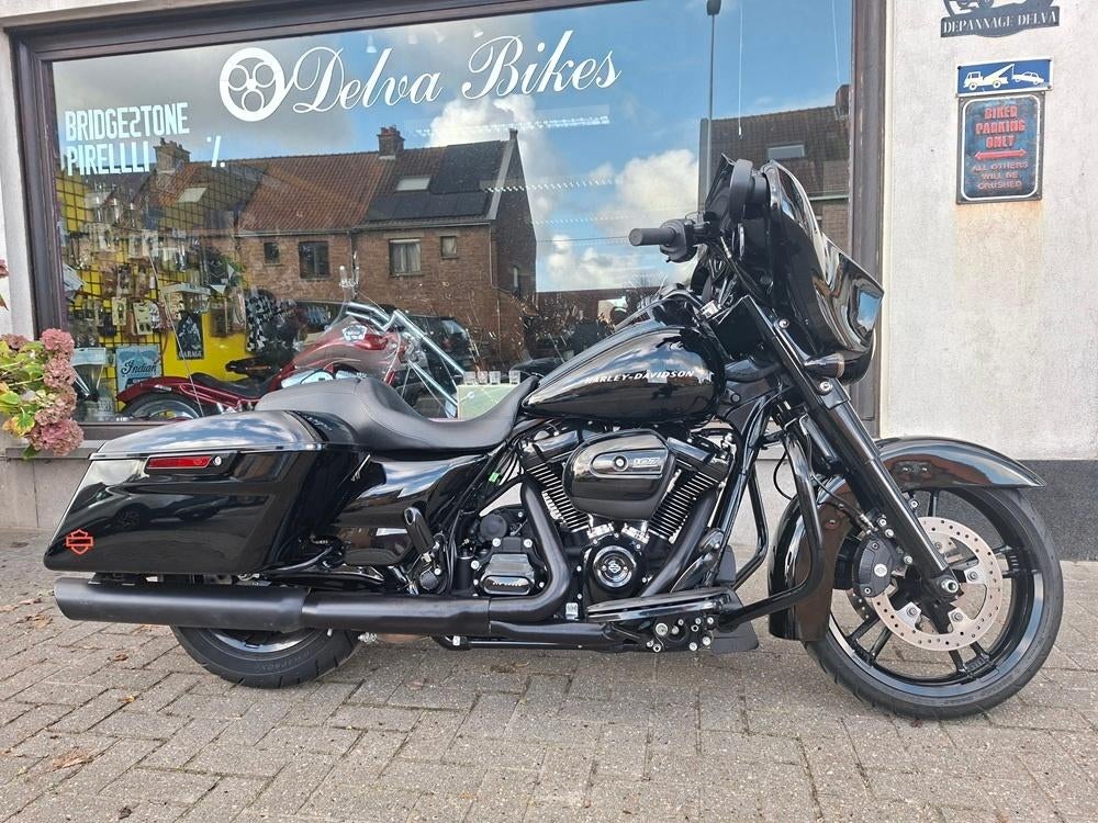 FLHX 107 Streetglide -2020- 6070 KM, 2 cilinders, 1745 cc, Meer dan 35 kW, Toermotor