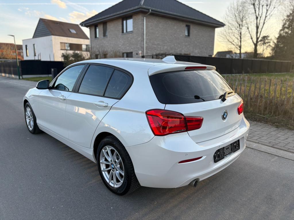 BMW 116D///79000km/automaat/Navi/airco/Bluetooth/carplay, Autos, BMW, Entreprise, Garantie prolongée, Noir, 5 portes