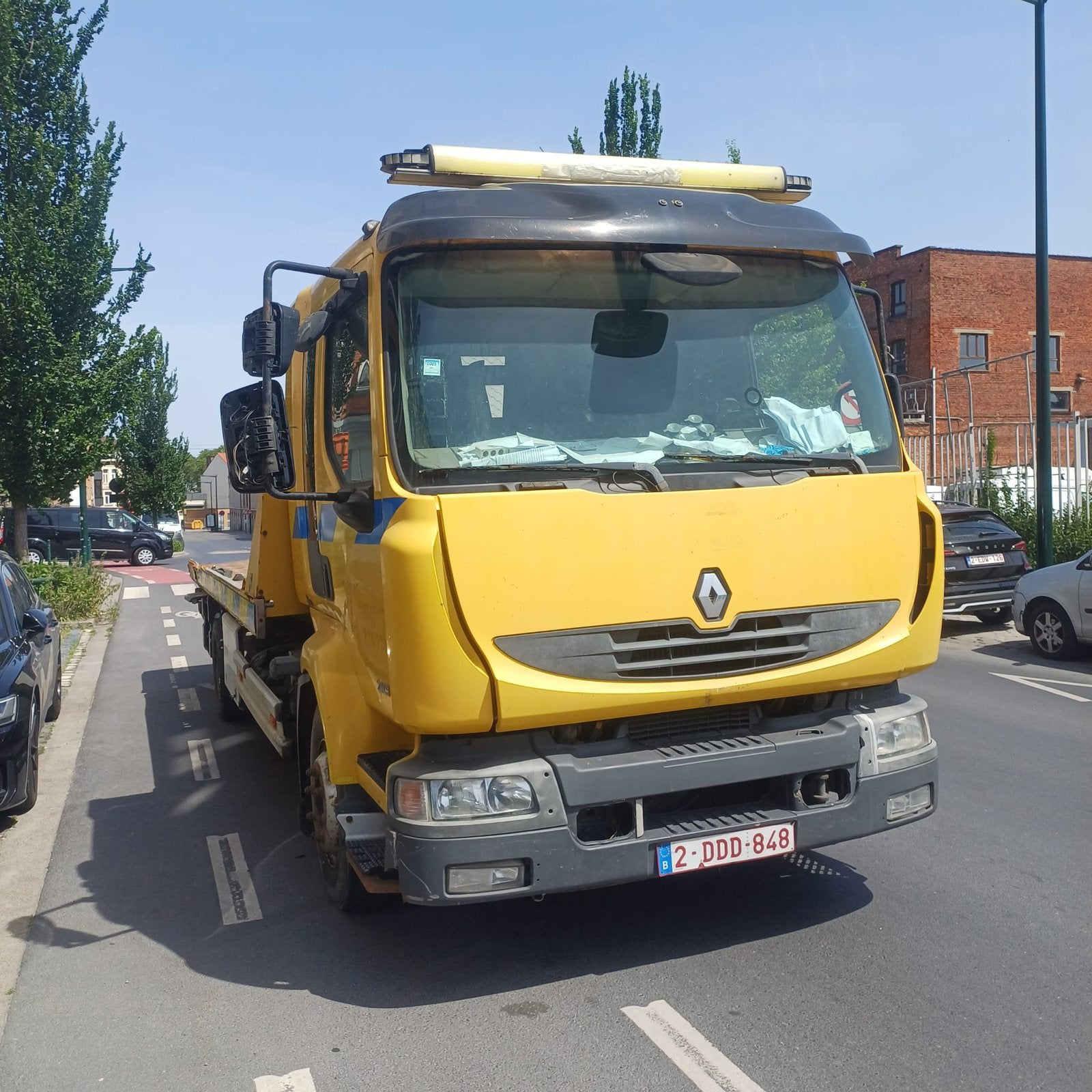 DEPANNEUSE Renault MIDLUM 240dxi, Achat, Noir, 2 portes, Diesel