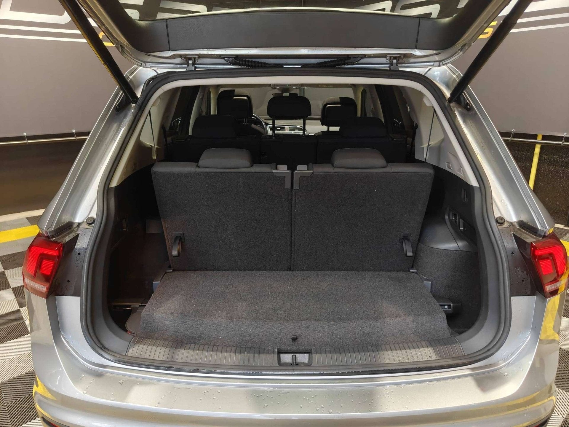 Volkswagen Tiguan Allspace 1.5 TSI Comfort 7-zit/Pano/Trekha, Autos, Argent ou Gris, Achat, Entreprise, 7 places