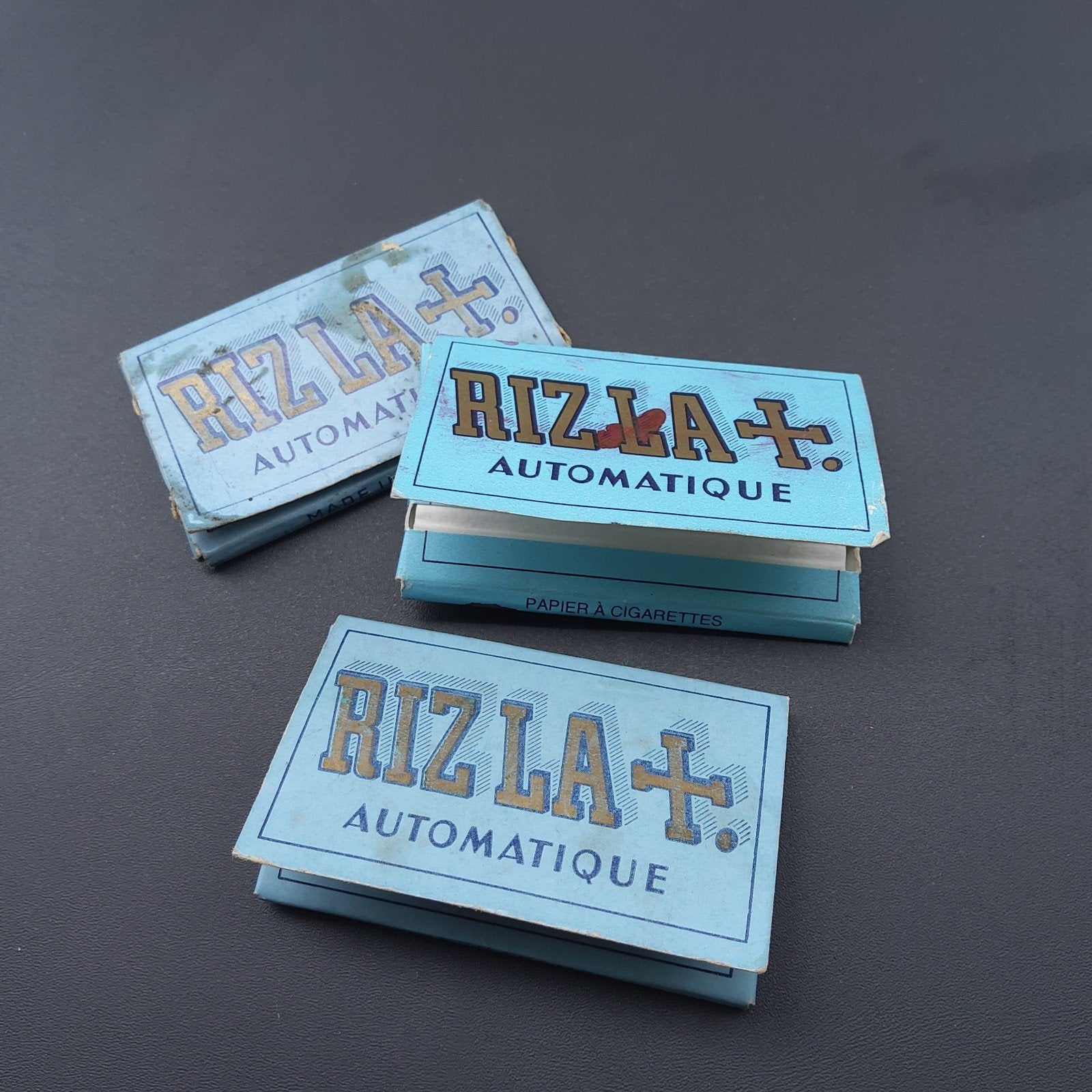 RIZLA sigarettenblaadjes: 3 doosjes. Jaren 1930- 55, Enlèvement ou Envoi