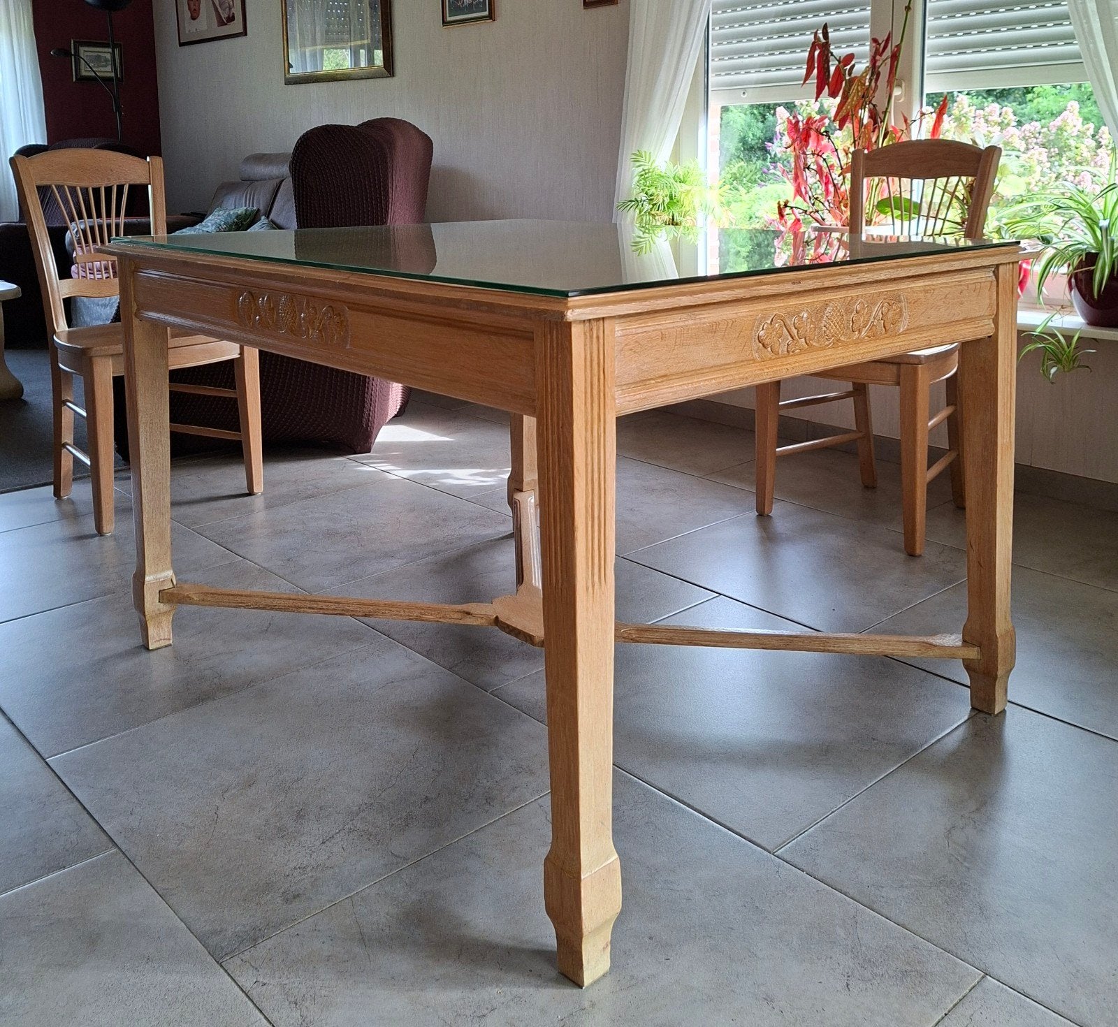 Antieke eettafel met glazen blad., Ophalen