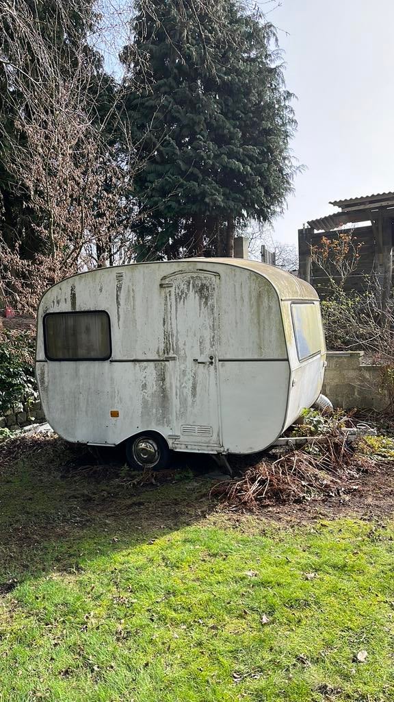 Caravane « vintage » dans son jus, Enlèvement, Utilisé