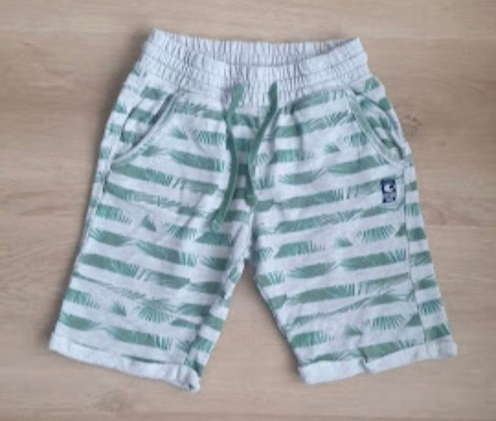 Short HEMA maat 134, Enfants & Bébés, Vêtements enfant | Taille 134, Enlèvement ou Envoi, Comme neuf, Hema, Garçon