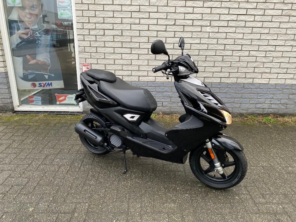 DIKKE YAMAHA AEROX R 45KM BROM BLACK MAGIC BJ2017 7.000KM, Ophalen, Gebruikt, Aerox, Klasse B (45 km/u)