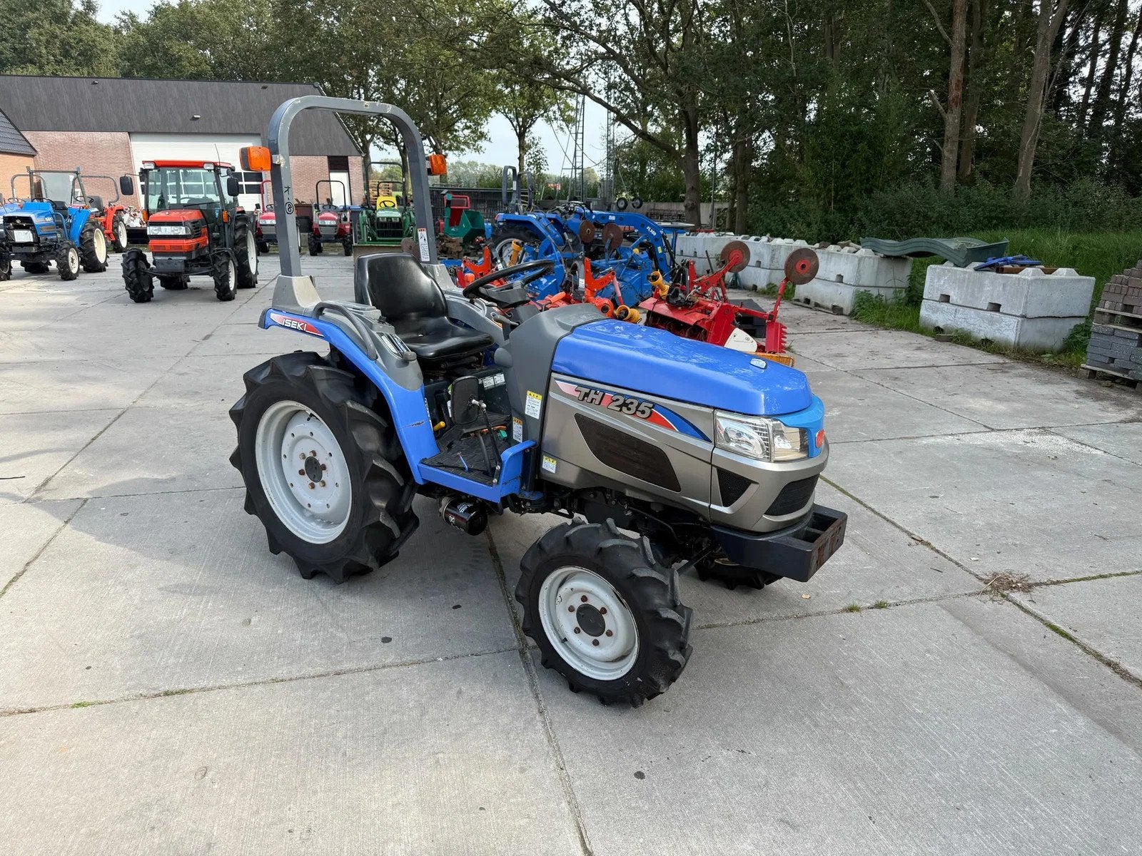 Iseki TH235, Autres types