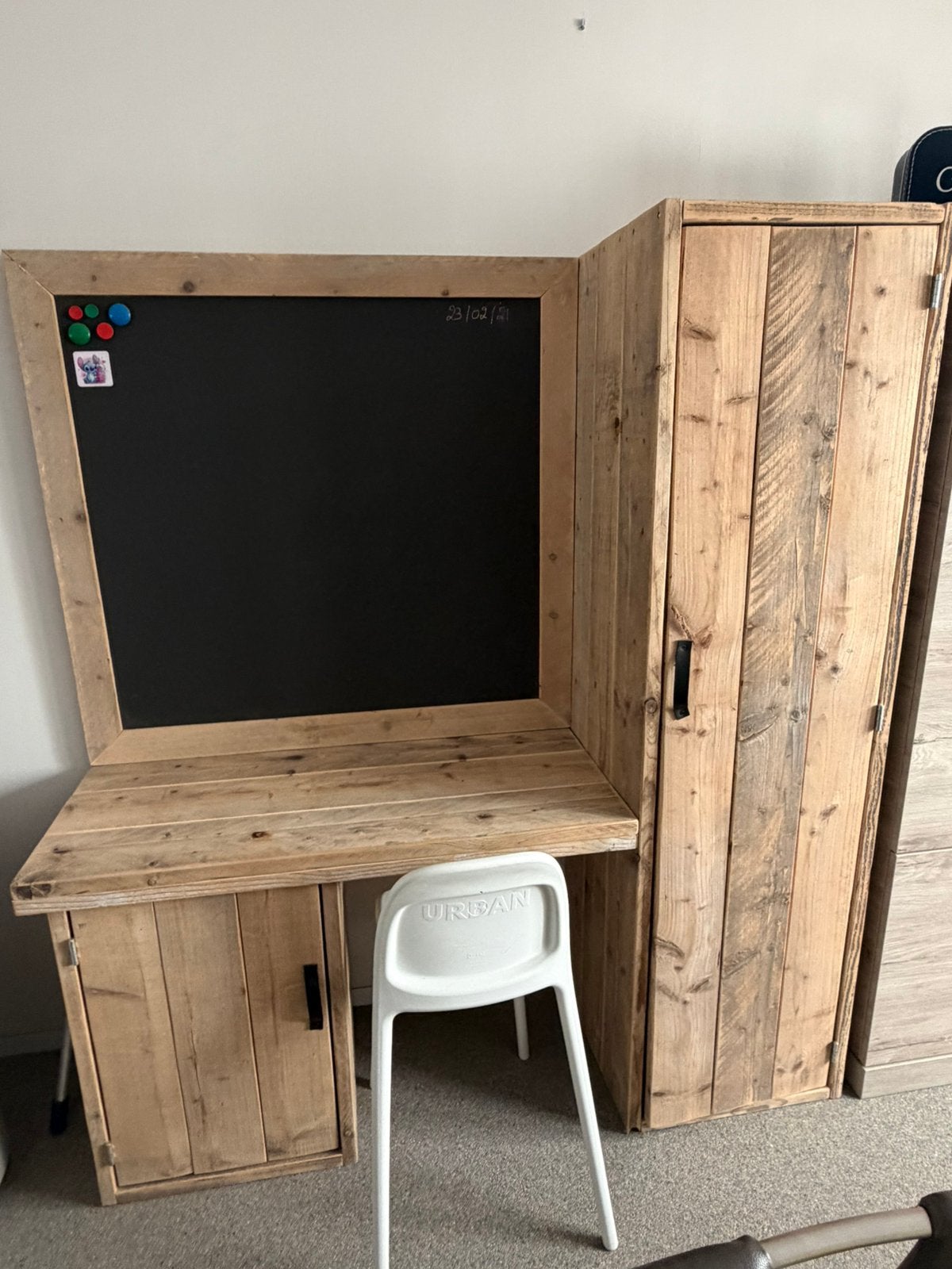Steigerhouten bureau, Ophalen, Zo goed als nieuw, Kast
