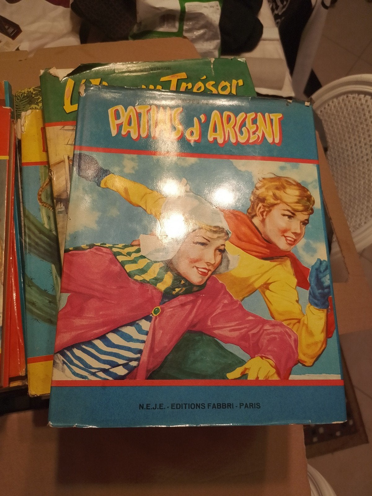 copyright N E.J.E édition fabbri -paris de l'année1959, Enlèvement