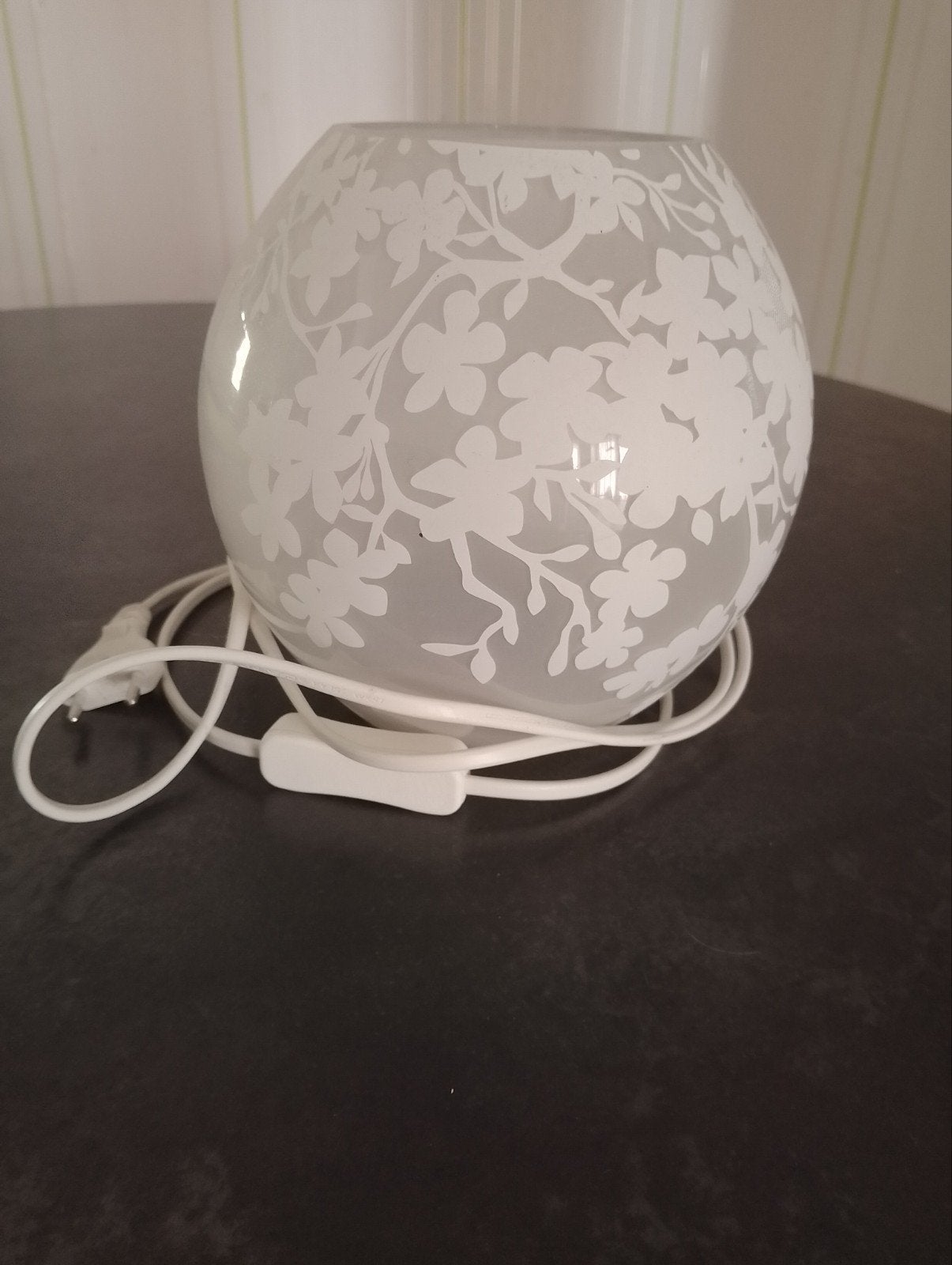 Lampe de table KNUBBIG, blanche · Comme neuve, Blanc, Lampe figurine, Comme neuf, Enlèvement