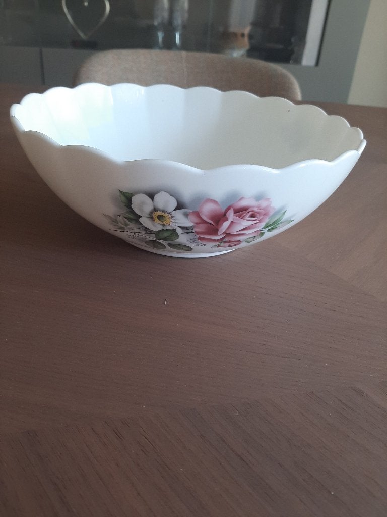 Mooie arcopal slakom "rozen", Huis en Inrichting, Overige merken, Ophalen of Verzenden, Kom(men), Glas