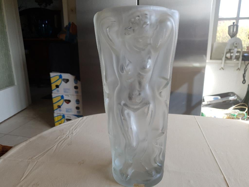 Unieke Kristallen Vaas met twee naakte Vrouwen beelden. De, Huis en Inrichting, Ophalen, Overige kleuren, Minder dan 50 cm, Glas
