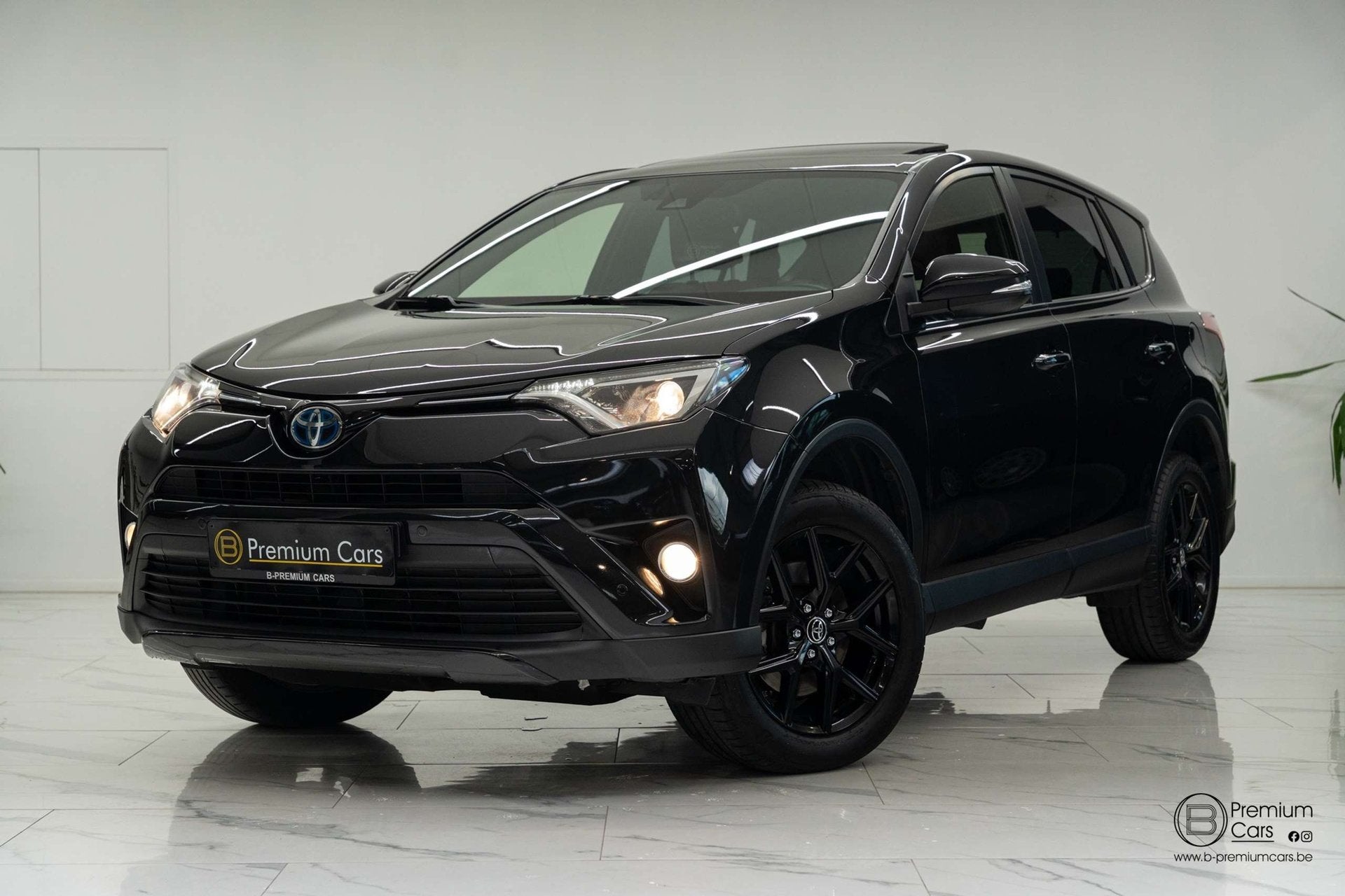 Toyota RAV4 2.5i hybrid black edition! 2x4! FULL OPTIONS!, https://public.car-pass.be/vhr/9be149ce-f238-4491-aadc-2ff58f28844a