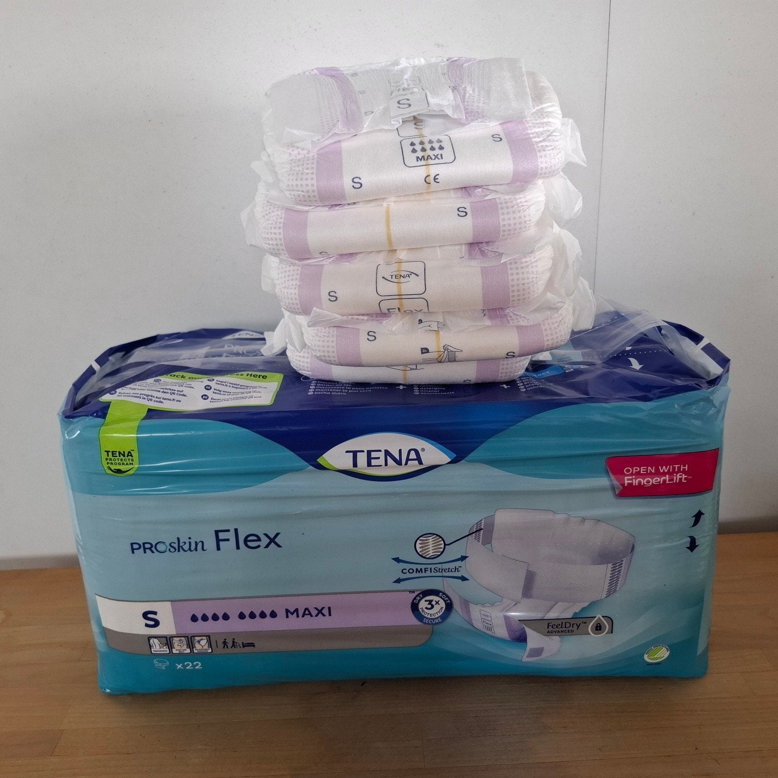 Set van 27 complete Tena-luiers en 12 complete Delhaiz-luier, Ophalen