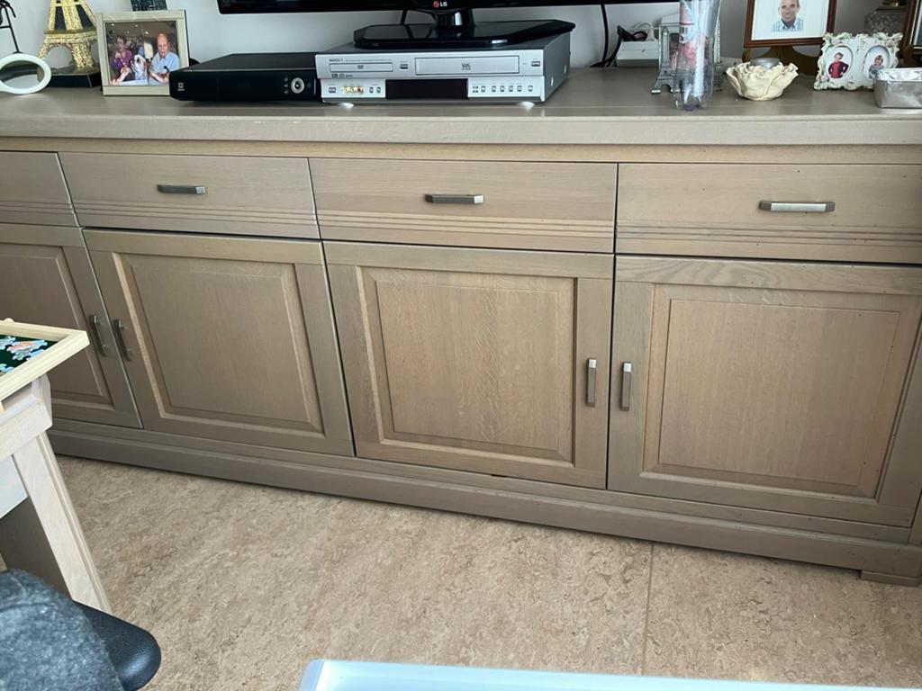 Dressoir met bijpssende eettafel en 5 stoelen, Huis en Inrichting, Ophalen, Zo goed als nieuw