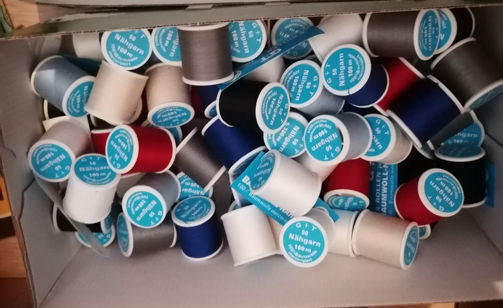 Naaigaren volle doos x80, Ophalen of Verzenden, Blauw