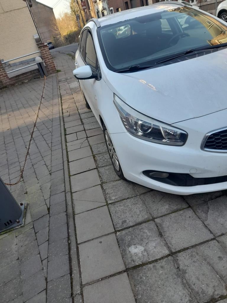KIA CEED 14 ESSENCE MODELE 2014 EURO5B VC VE DA AC 6 VTS, Autos, Kia, Achat, Entreprise, Capteur de stationnement, 5 portes