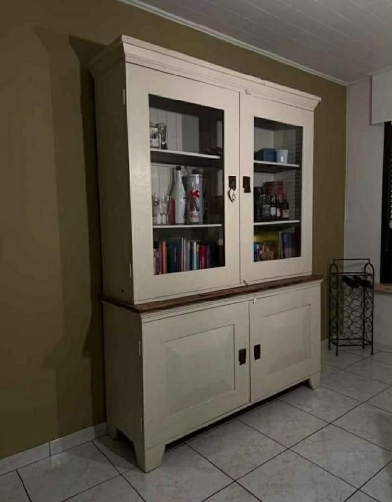 Kast, tafel en tv kast, Enlèvement