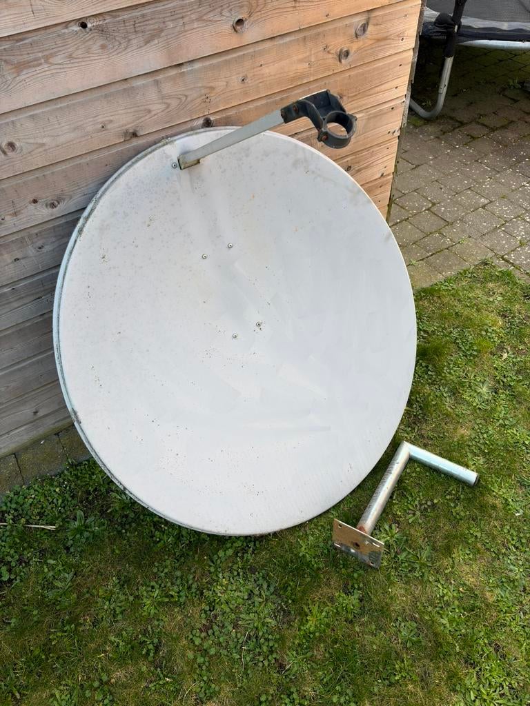 oude schotelantenne, Ophalen, Gebruikt, (Schotel)antenne