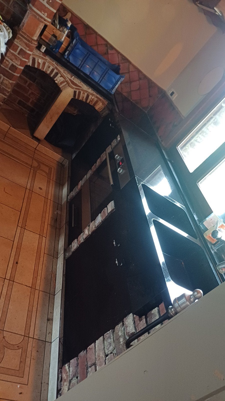 Zwarte granieten keuken uit te breken, Ophalen