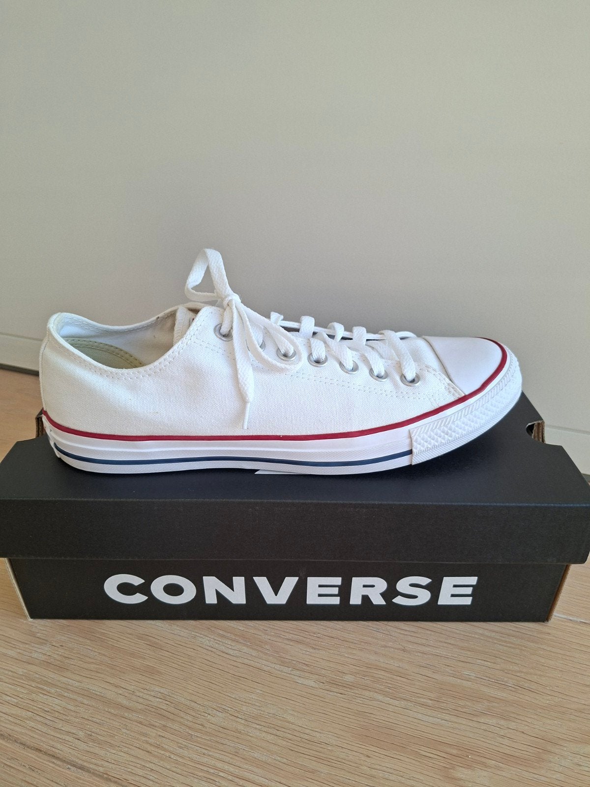 Sneakers Converse All Star Chuck Taylor blanches 43
taille 4, Enlèvement ou Envoi, Comme neuf, Blanc, Converse all stars