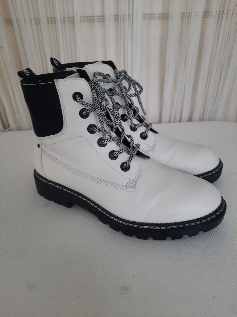 witte Chelsea Boots / enkellaarzen /39, Enlèvement ou Envoi, 2 Bizzy, Boots et Botinnes, Porté