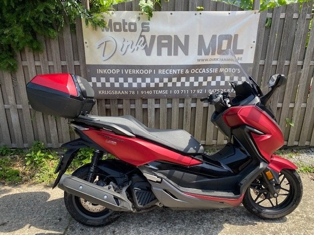 honda forza 125 abs bj 2018 zeer goede staat + opties, Scooter, 125 cc, 11 kW of minder, Automaat