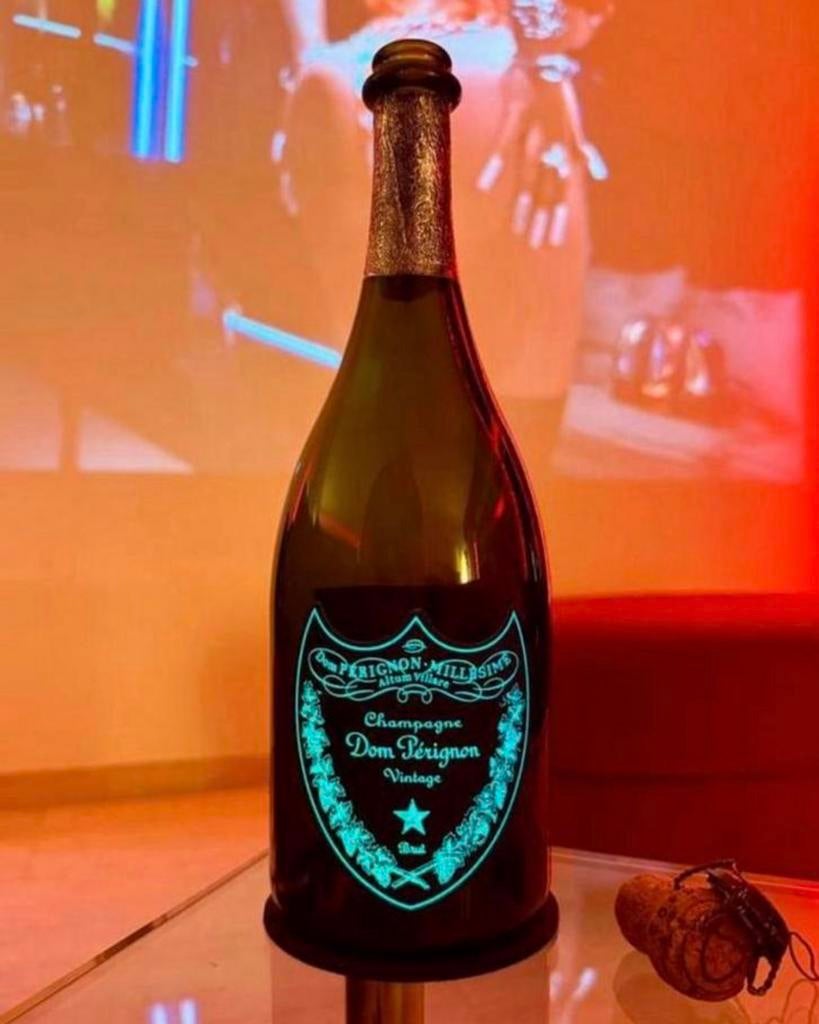 Bouteille Dom Perignon Luminous vide, Collections, Vins, Enlèvement, Comme neuf