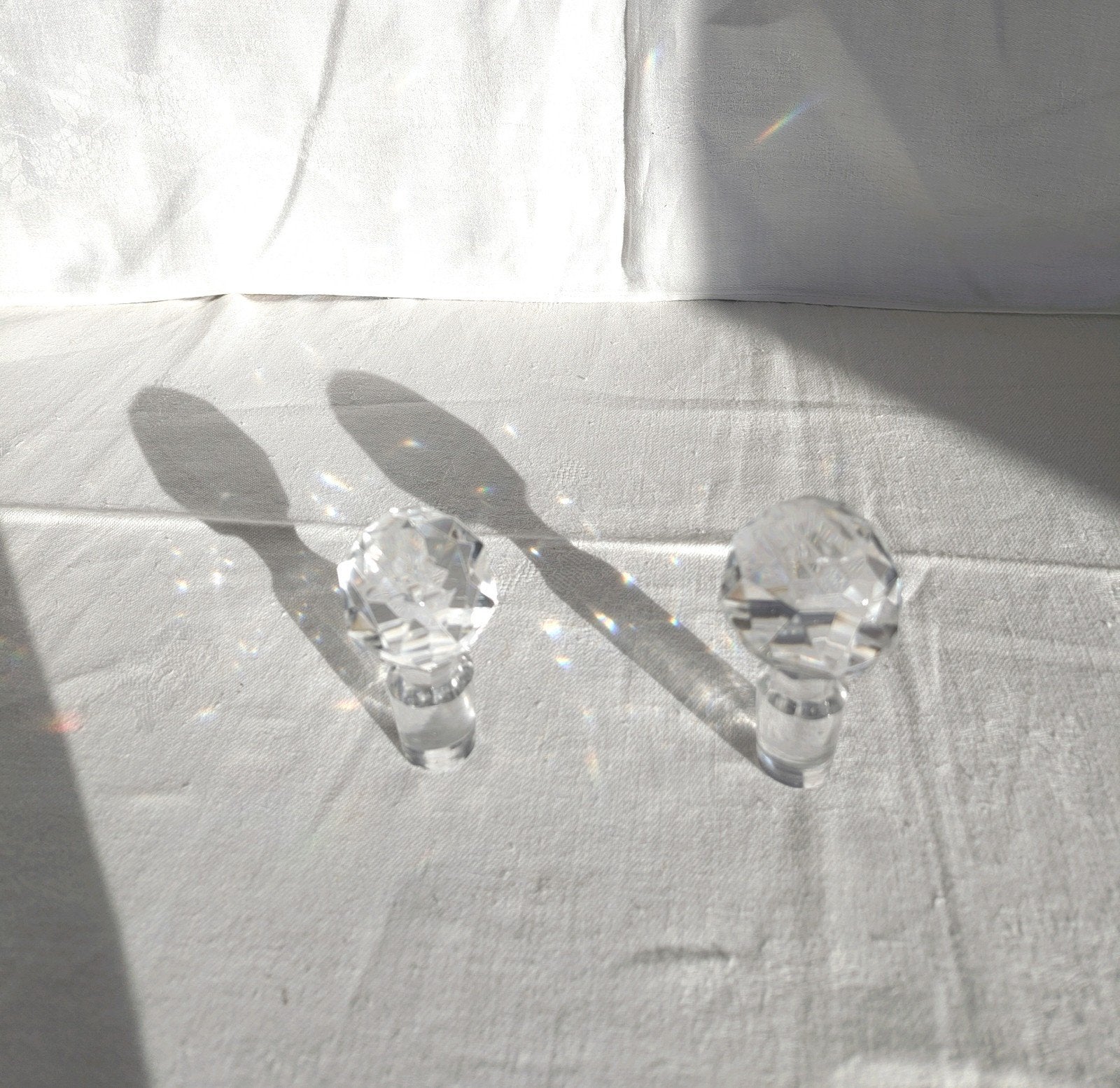 Set van 2 diamantgeslepen kristallen stoppers 69 43, Antiek en Kunst, Ophalen of Verzenden