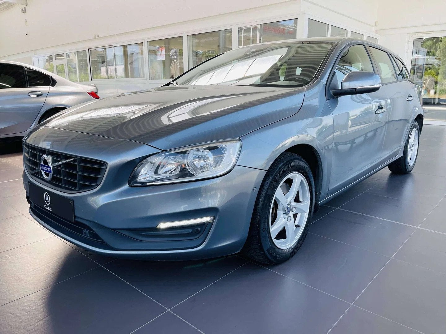 Volvo V60 2.0D * GARANTIE + GPS * (automatique), Argent ou Gris, Achat, Euro 6, Entreprise