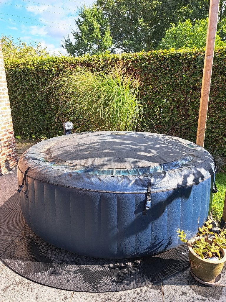 Jacuzzi Intex 6 pers. (2025), Tuin en Terras, Ophalen, Gebruikt, Afdekzeil, Opblaasbaar