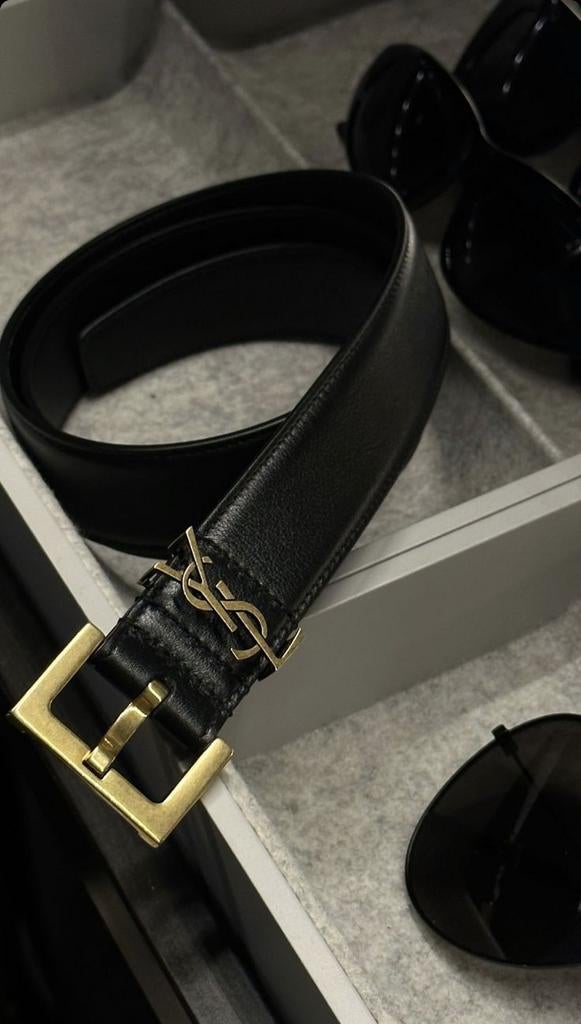 Zwarte damesriem met gouden details, Kleding | Dames, Riemen en Ceinturen, Ophalen, 3 tot 5 cm, Heupriem, Echt leder