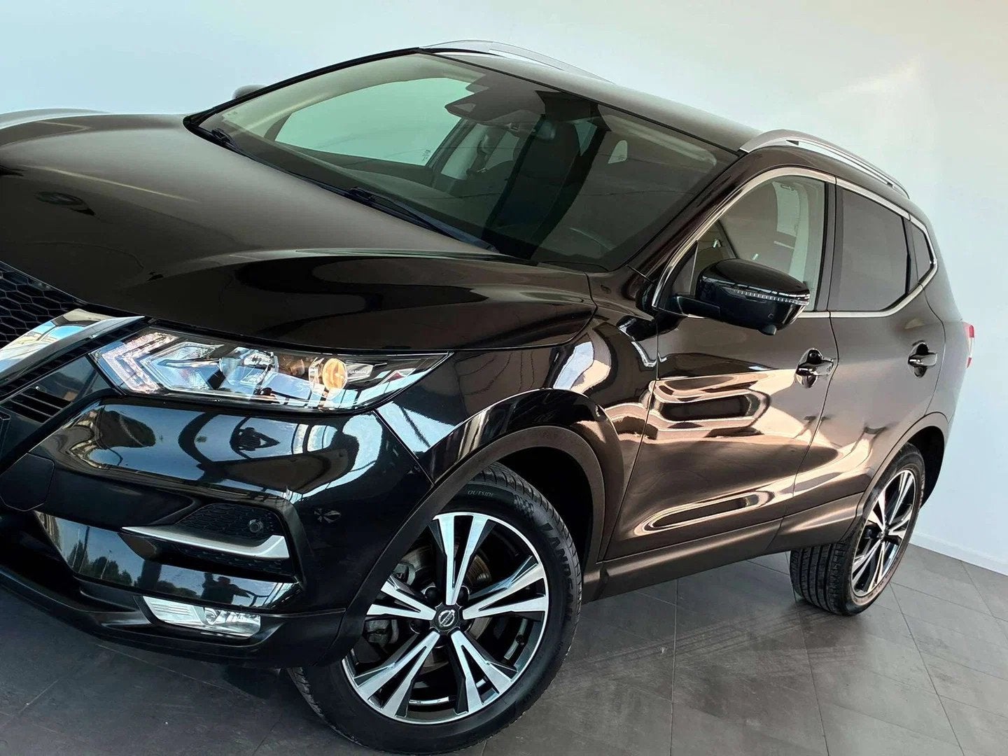 Nissan QASHQAI 1.3 DIG-T-GPS-25.456KM-CAMERA360-TPANO-JANTES, Auto's, Stof, Gebruikt, 4 cilinders, Zwart
