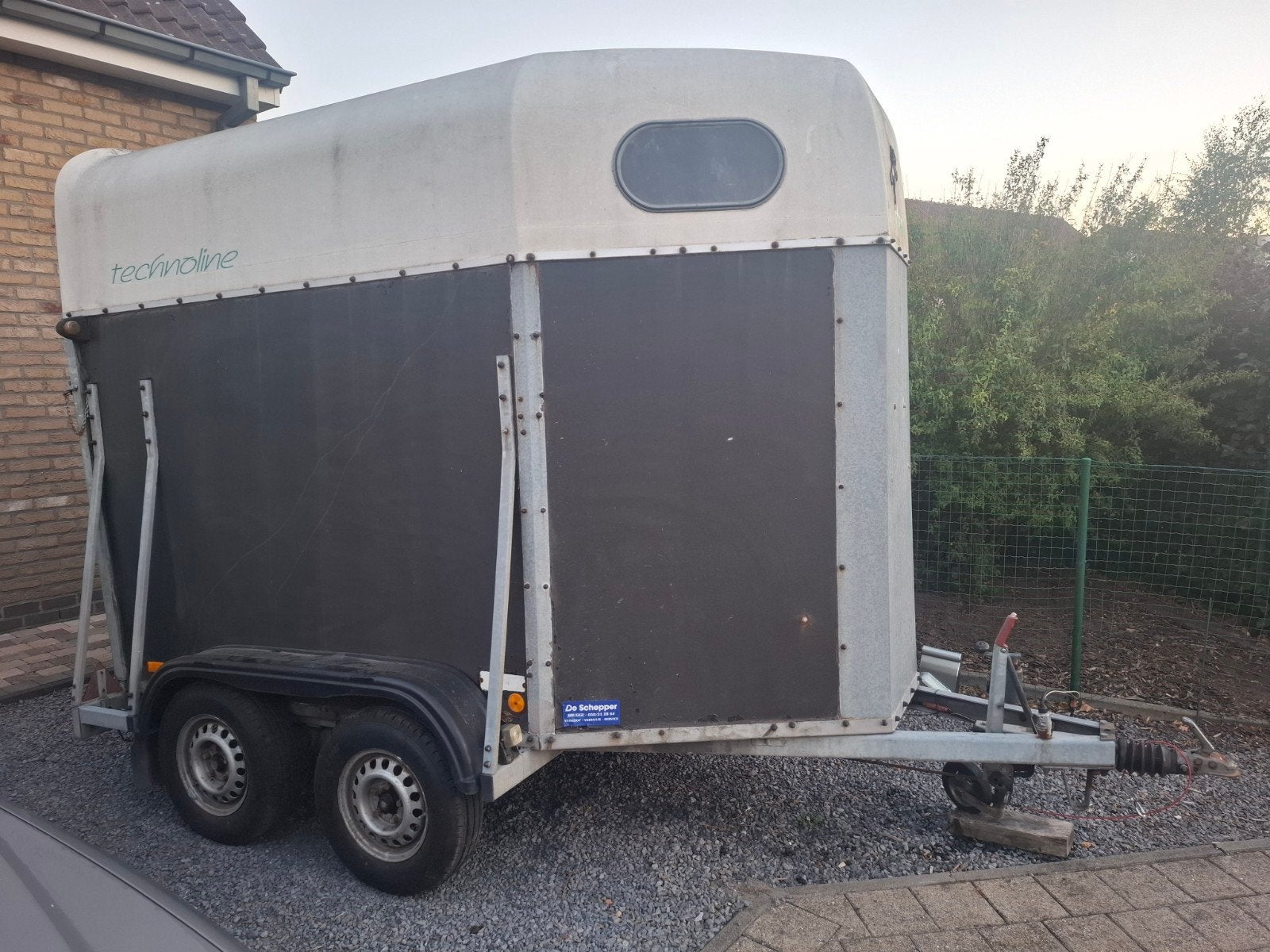 atec technoline paardentrailer, houten zijkant te vervangen, Ophalen