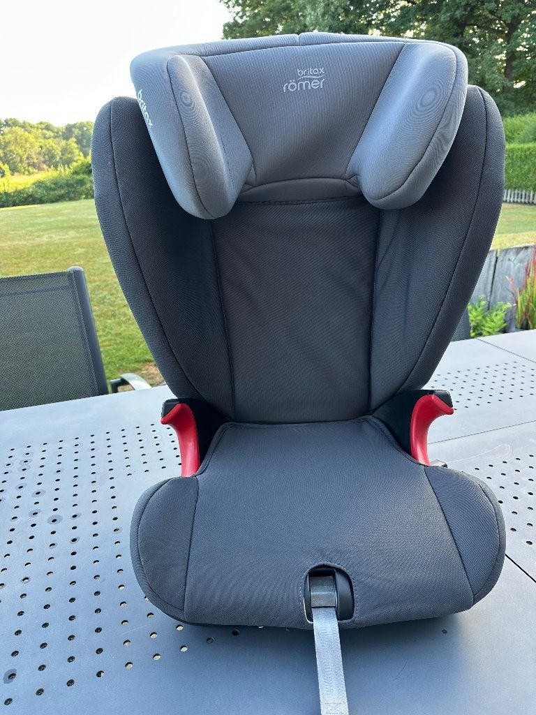 Römer Britax rehausseur gris/noir avec isofix (15 à 36 kg), 15 à 36 kg, Enlèvement, Utilisé, Isofix