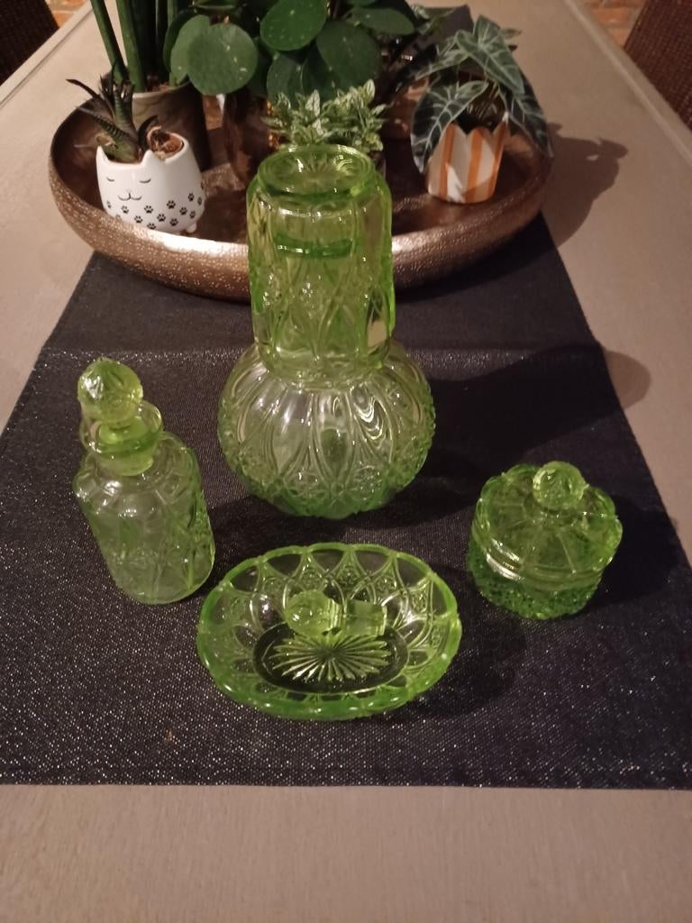 Uranium glas., Antiek en Kunst, Ophalen