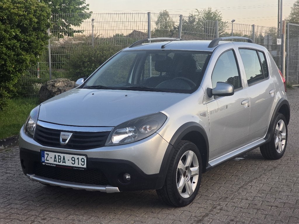 Dacia Sandero - 2010 - 1.6i - 107dkm - AC/Trekhaak - Gekeurd, Auto's, Dacia, Voorwielaandrijving, Euro 5, Stof, Electronic Stability Program (ESP)